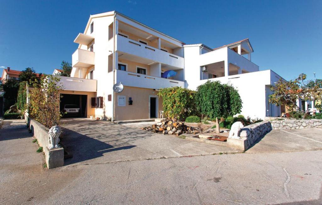 Apartmani Mile Krk Town Exterior foto