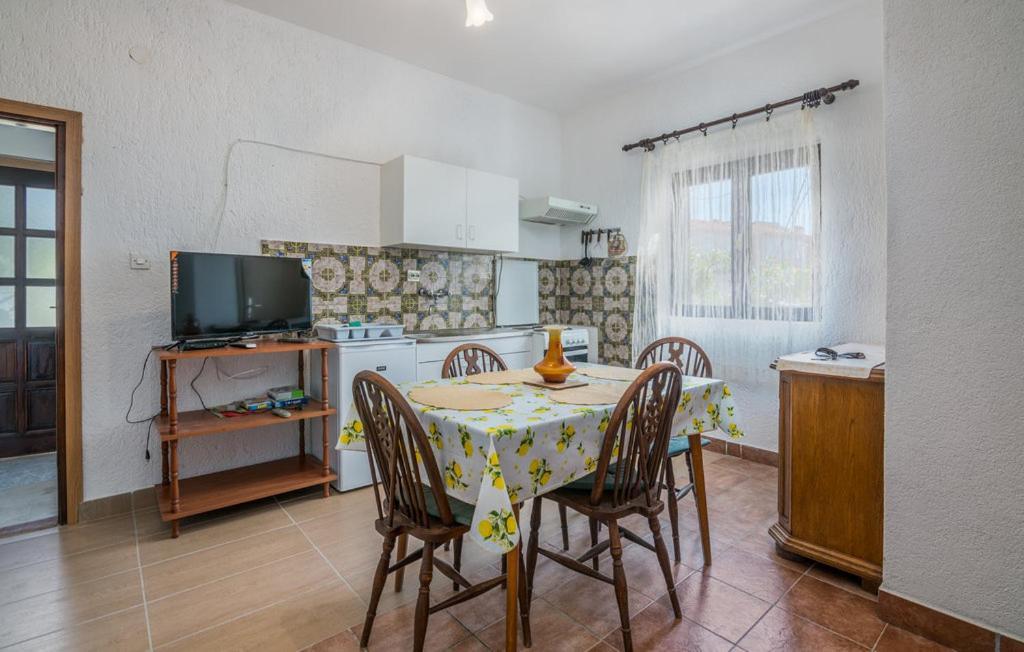 Apartmani Mile Krk Town Exterior foto