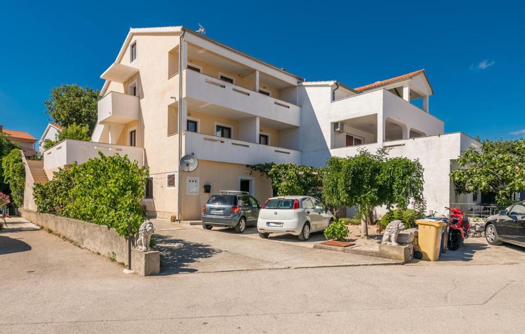 Apartmani Mile Krk Town Exterior foto