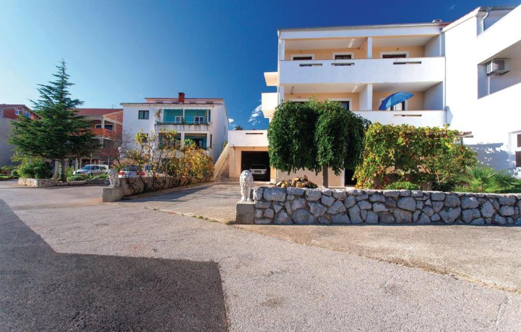 Apartmani Mile Krk Town Exterior foto