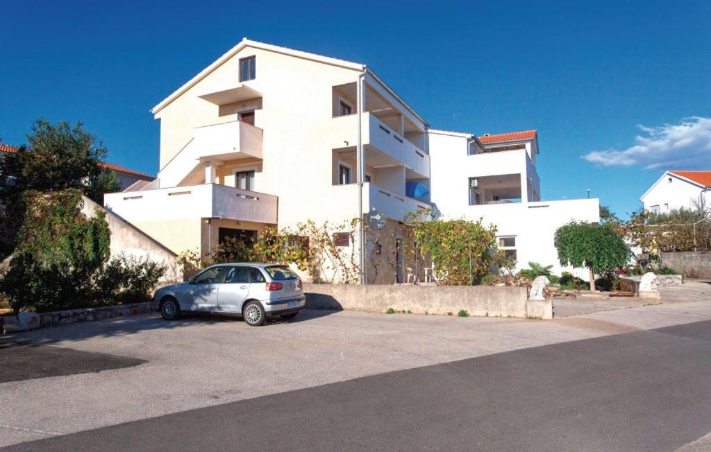 Apartmani Mile Krk Town Exterior foto