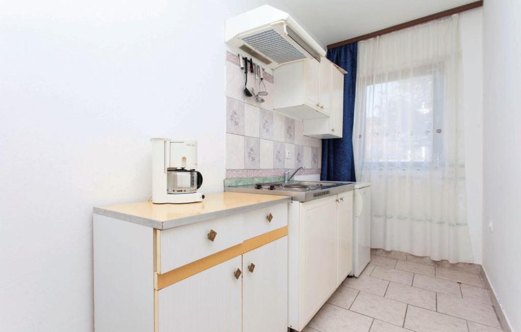 Apartmani Mile Krk Town Exterior foto